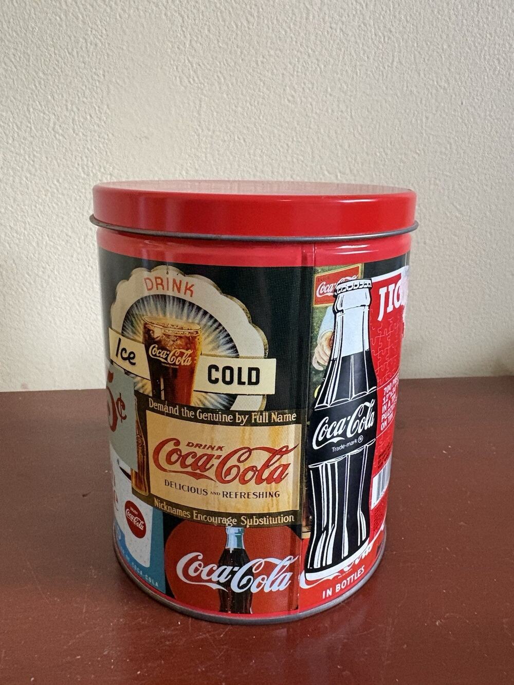 Coca-Cola 700 Piece Jigsaw Puzzle Collector Tin Pieces Vintage